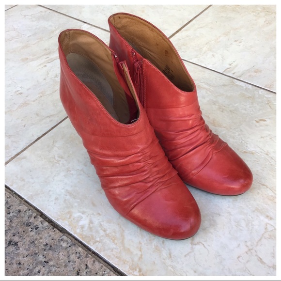 Miz Mooz Shoes - Miz Mooz Gathered Leather Ankle Booties 8